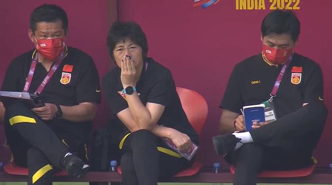 中国女足赢了黄健翔为什么落泪,恨铁不成钢中国足球