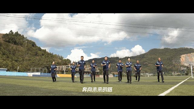 公安部定点帮扶的足球队，赢了！