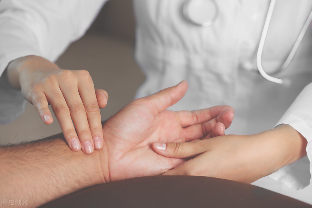 见到凳子就想坐，见到床就想躺，哈欠连天？四味中药，巧妙地化解