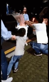 搞笑gif趣图姑娘你怎么这么凶啊,趣图搞笑美女