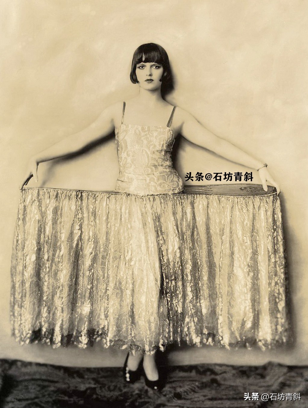 23岁被好莱坞封杀，拒绝减薪，性取向遭质疑，晚年出书揭黑幕