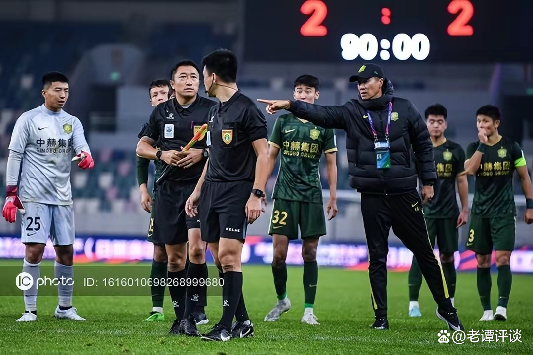 何必嘲讽一场鸡肋杯赛？或许更应该为草根足球的“繁荣”而喝彩