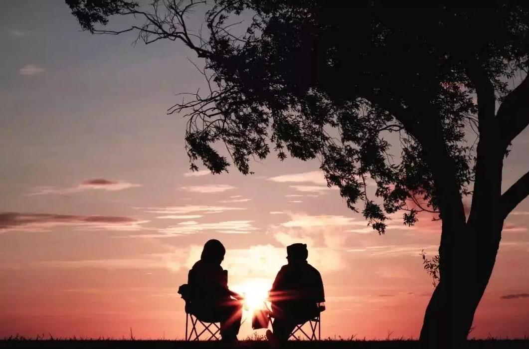 男孩得了怪病头部巨大,男孩得了怪病只有半个头