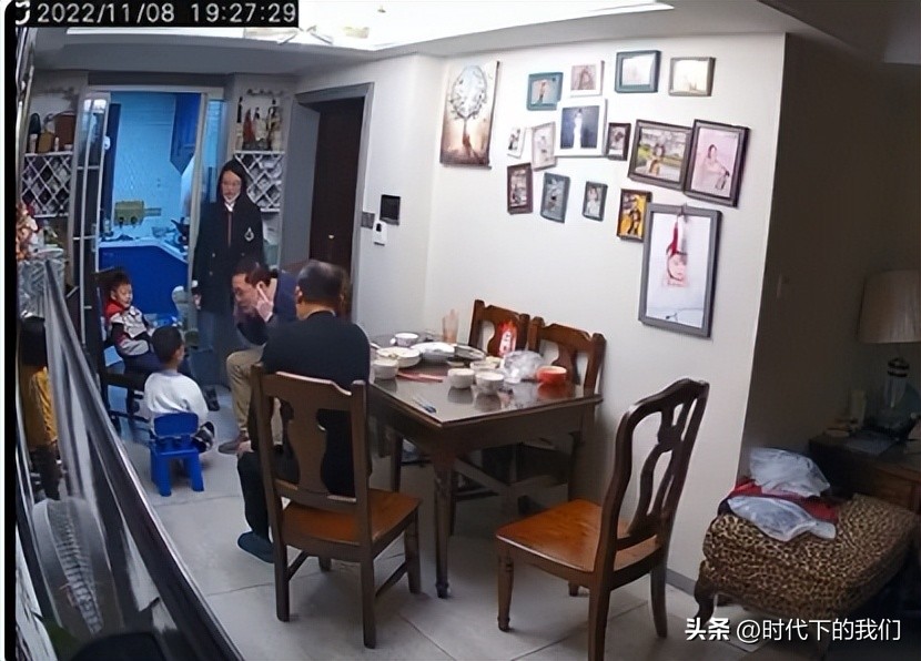 ‘‘掌掴男童’’事件网友各持己见,完整版视频解析,真相如何?