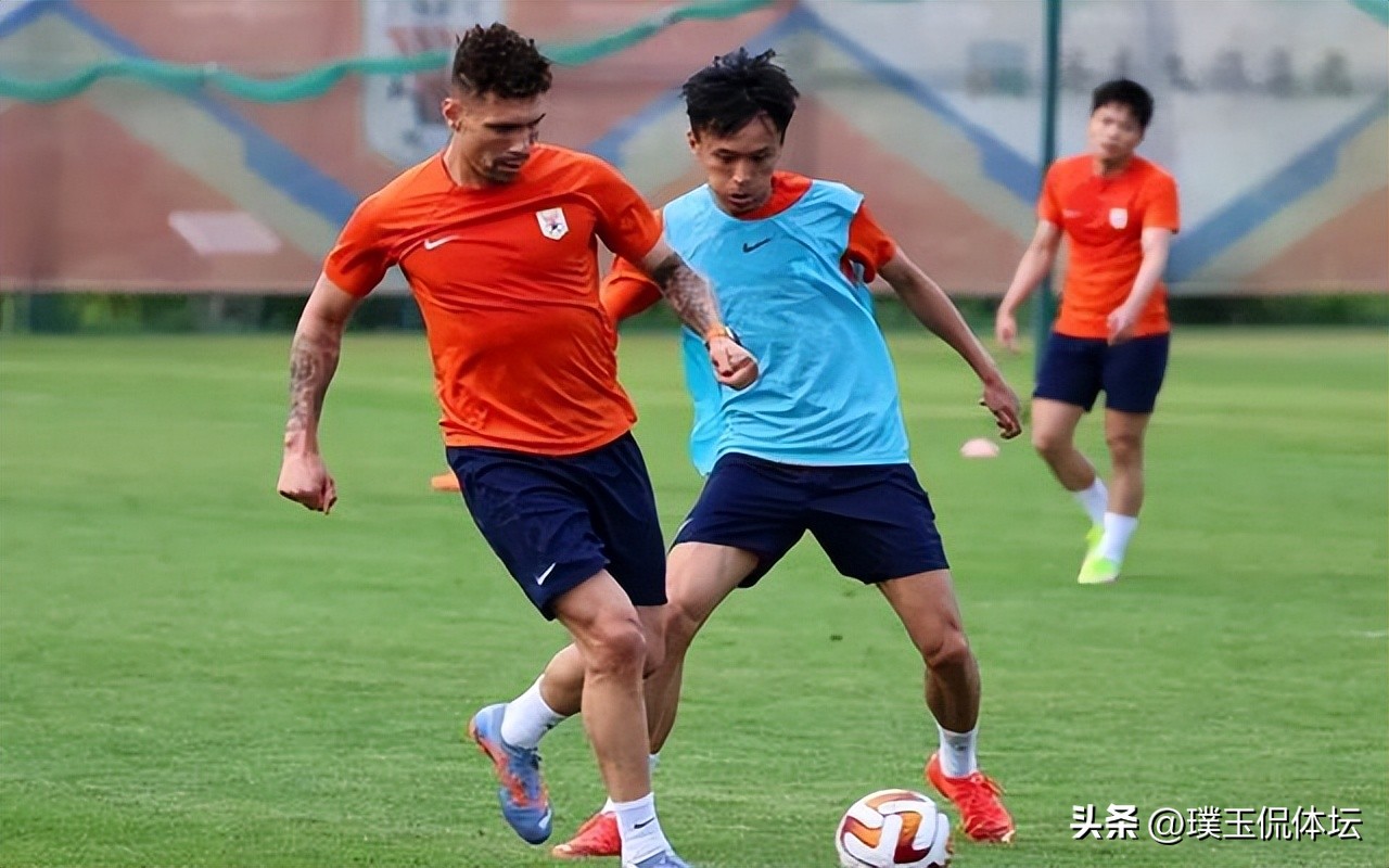 泰山队7名国脚赴国足报到,泰山队入选国足名单