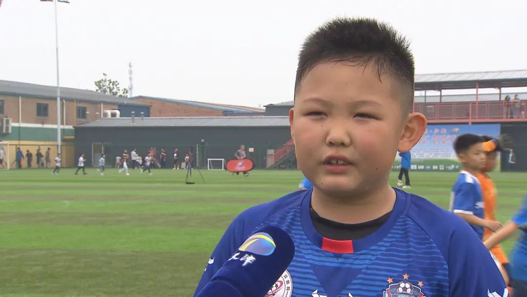 少年足球联赛开幕,足球联赛的开幕表演