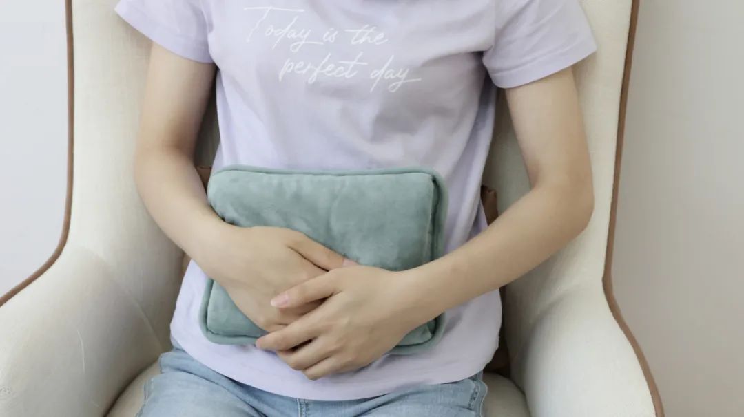 女性腹部疼痛警惕四种病,女性腹部剧痛的可能病因