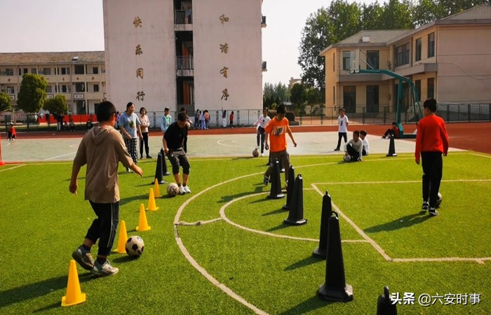 小学足球训练计划安排表最新,中小学足球队的训练及计划