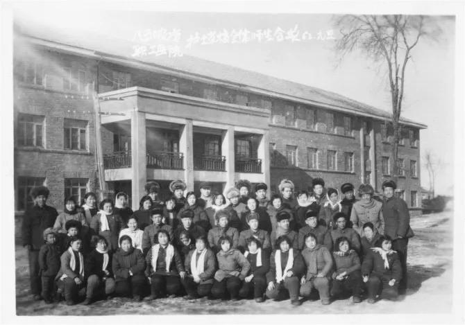 听老红军讲革命故事经历心得体会,听军垦老兵讲述戍边故事稿件