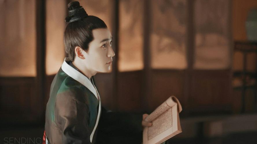 给2022年“进步最大的十位男演员”排个名：靳东第十，王骁第二