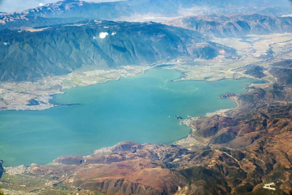 1块钱的瓶装水有毒吗,1元水消失背后