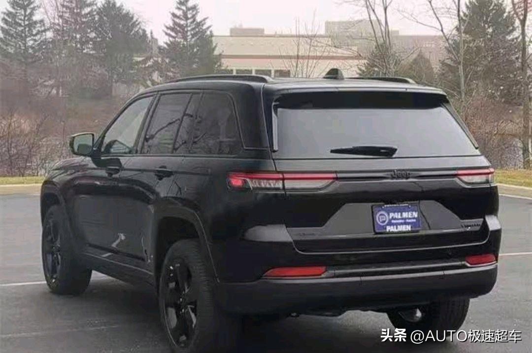 大切诺基srt8黑武士对比奥迪r8,2014款大切诺基黑武士外观改装