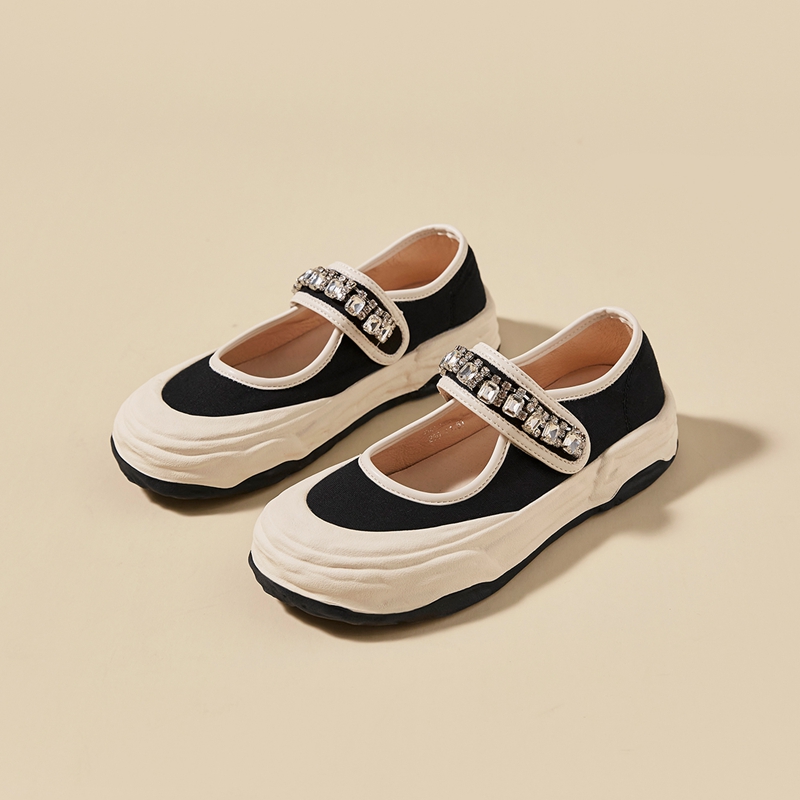 早秋想要穿出魅力和高颜值，水钻魔术贴玛丽珍一招拿下