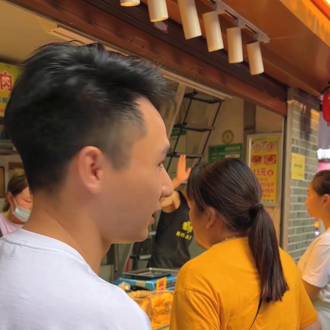 夏天街头炸薯片,炸薯片街上摆摊的做法