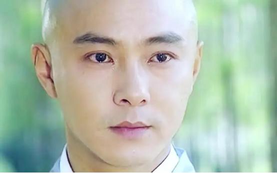 年轻时帅炸天的8位男星，中年后，有人胖快200斤，有人秃成地中海