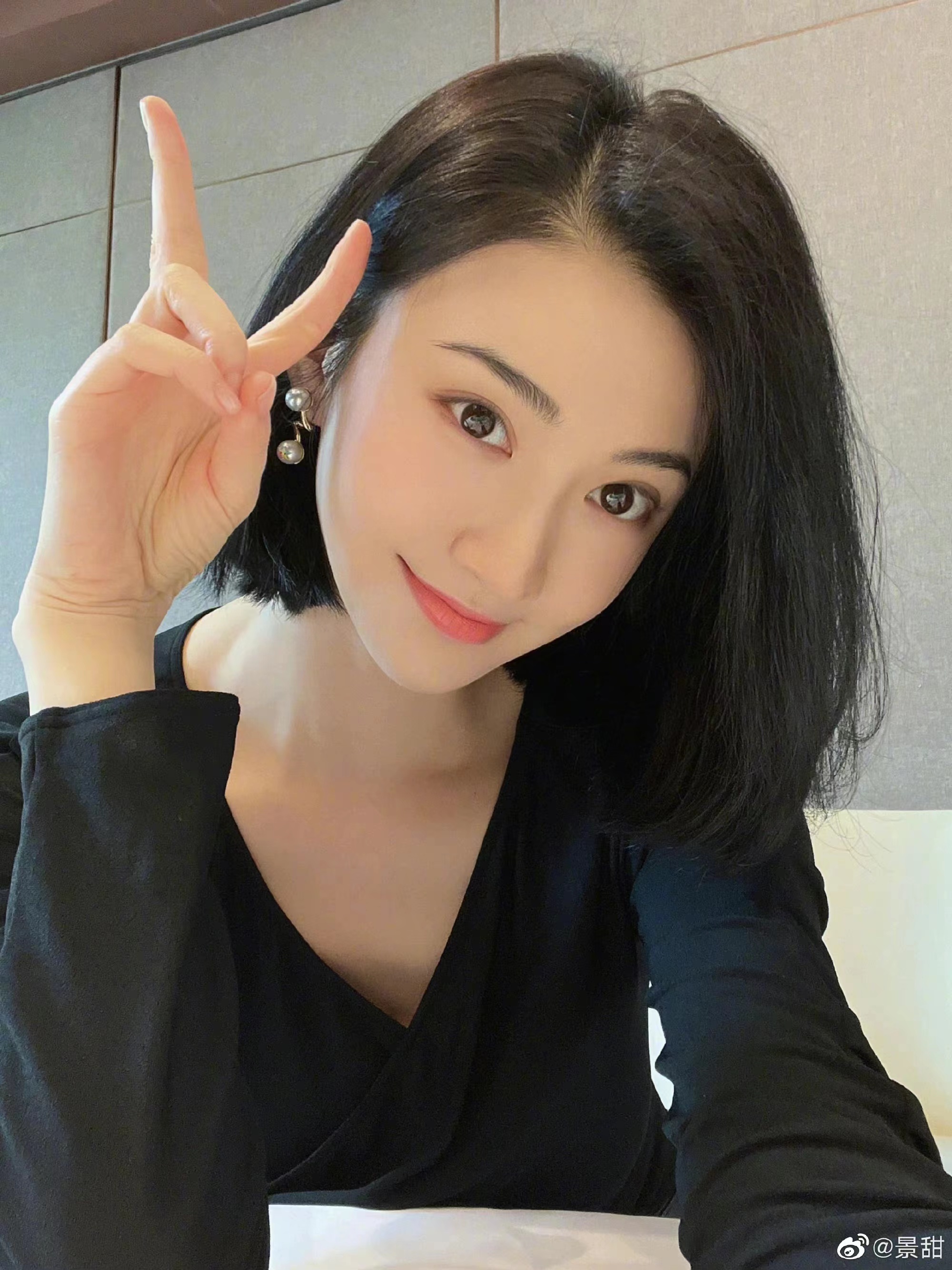 景甜流光之城同款向日葵披肩,景甜梳黑色披肩长发