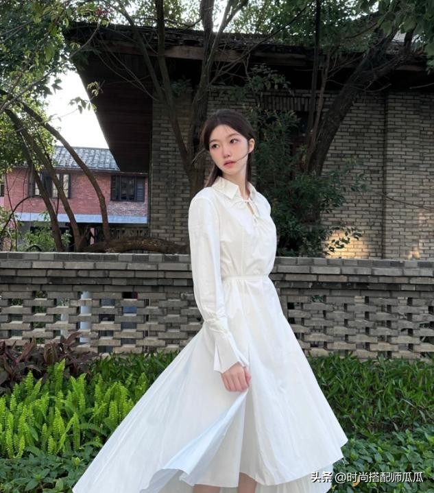 夏季流行最新款上衣和裤子,今年最流行的裙裤和上衣新款