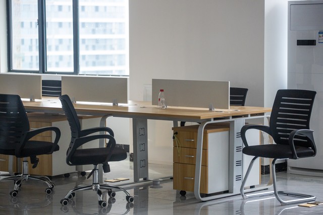 90后男生创业赚2套房,一年赚一套房子的创业