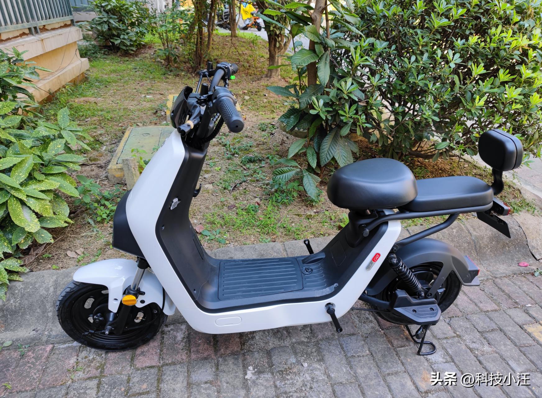 小牛G0配件,小牛g0带锁吗