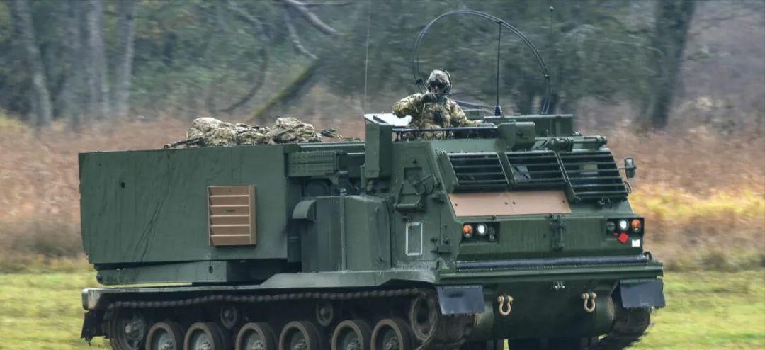 俄军精确打击乌克兰火箭炮,m270火箭炮vs龙卷风