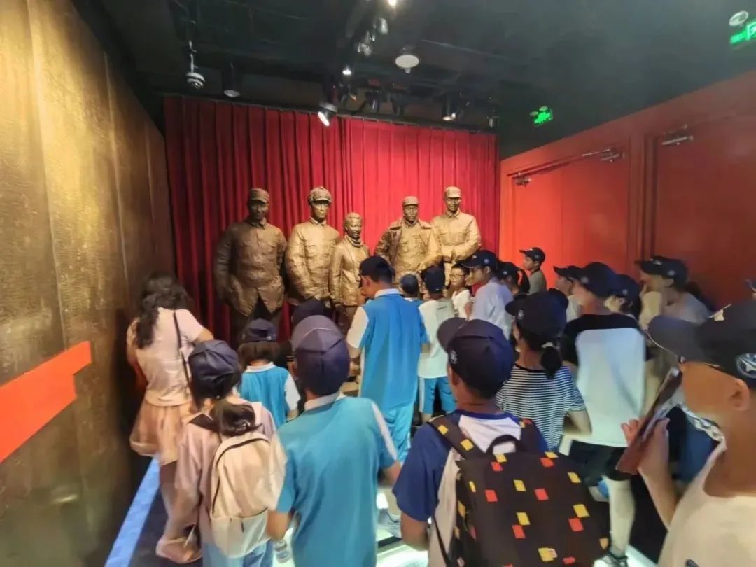 追梦空天凌云志振翅鸿雁赋能时——首都师范大学附属中学育鸿学校