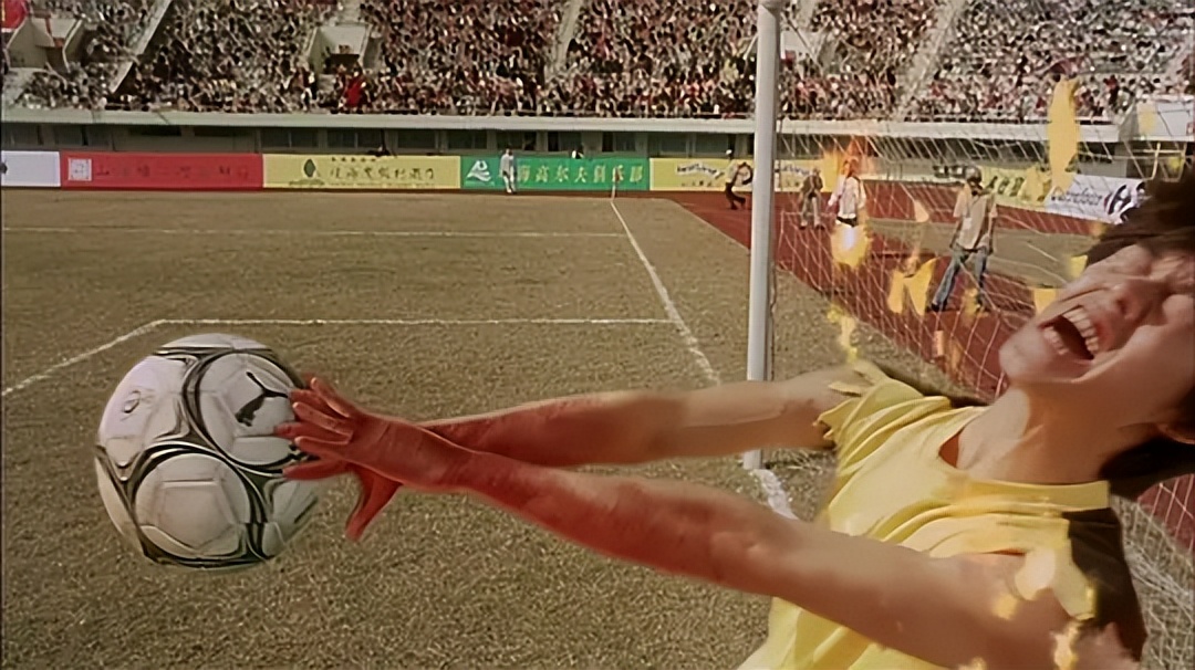 少林足球星爷真的挨棍了吗,周星驰的少林足球为什么看不了