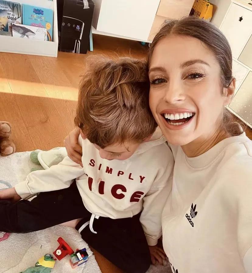 鐙愬獨寰峰浗瓒崇悆,寰峰浗鐙愬獨