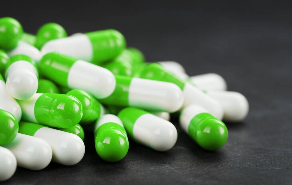 荨麻疹皮肤痒反复发作该怎么办,荨麻疹老是反复发作痒怎么治