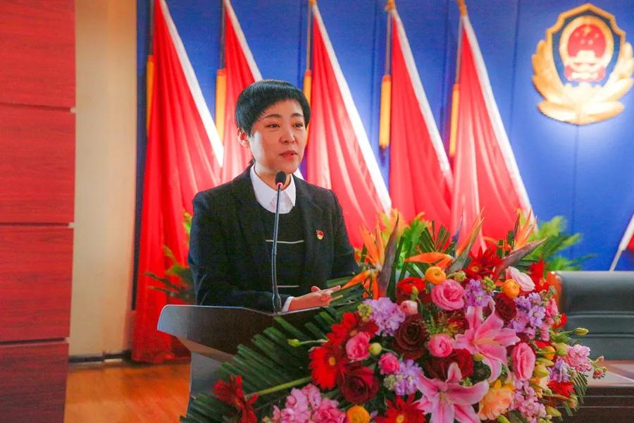 公安局召开年度总结表彰大会,凤城公安局大队长李龙