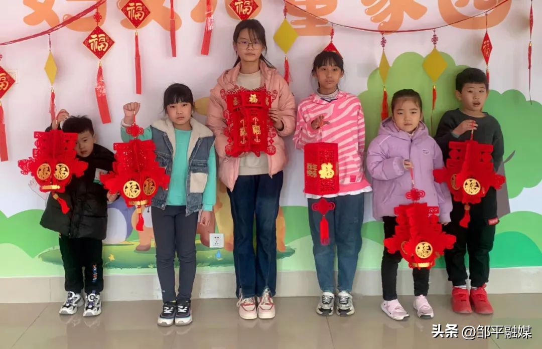 巧制花灯过元宵节活动感受怎么写,巧做灯笼迎新春手工花灯四年级