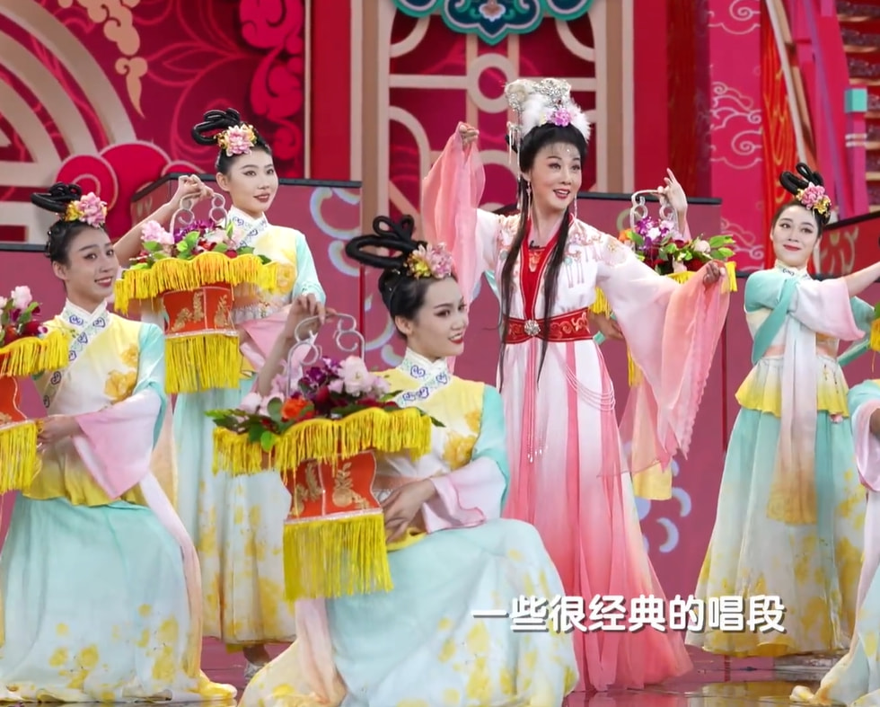 央视虎年春晚马凡舒旗袍,央视虎年春晚马凡舒视频