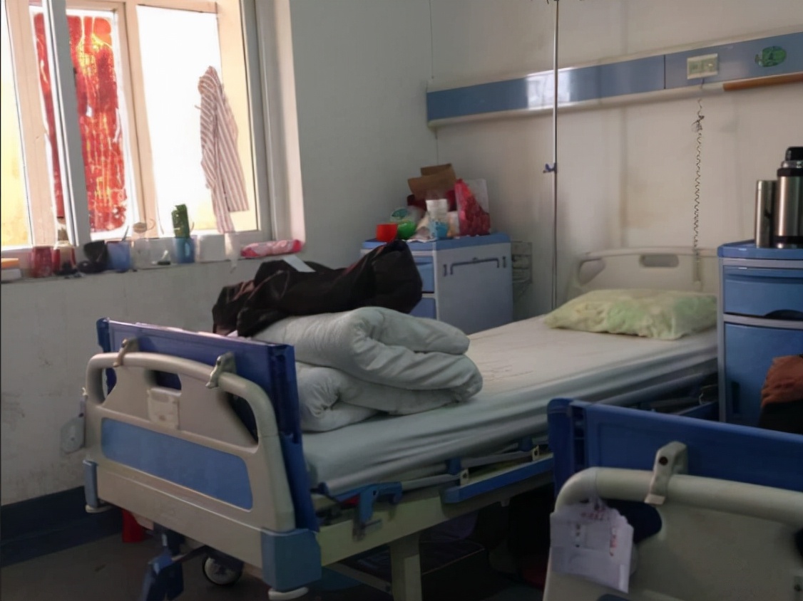 海南4岁女孩腹痛,海南女孩晕倒