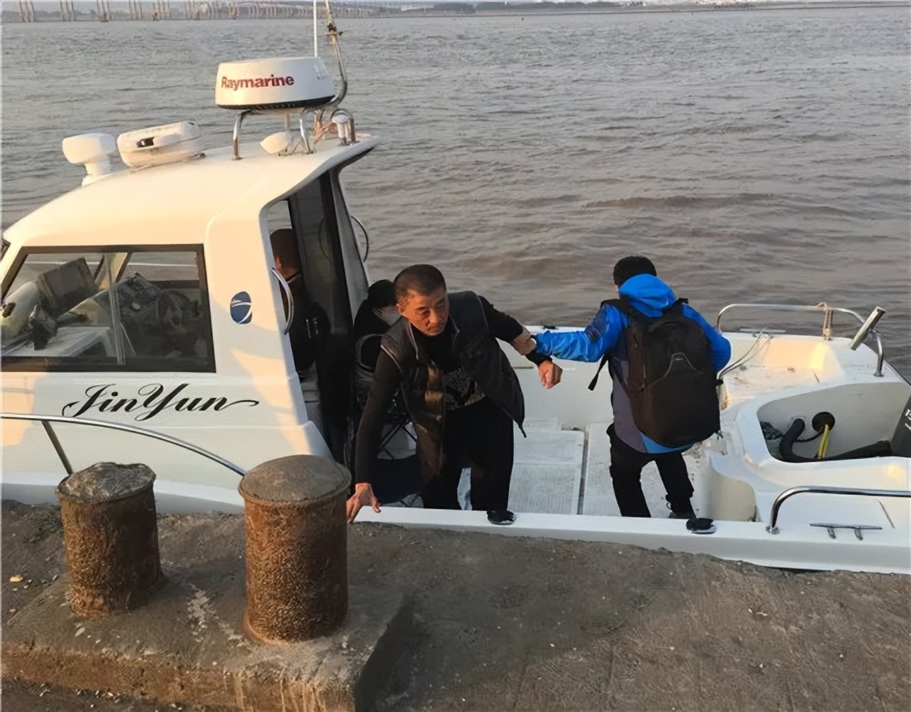 现场太火爆了，明天下午2点老地方见