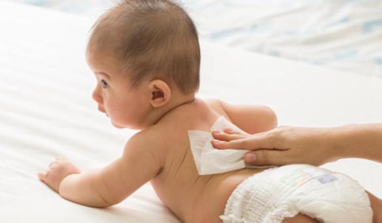 别再用湿巾给宝宝擦屁股了,湿巾擦屁股的危害