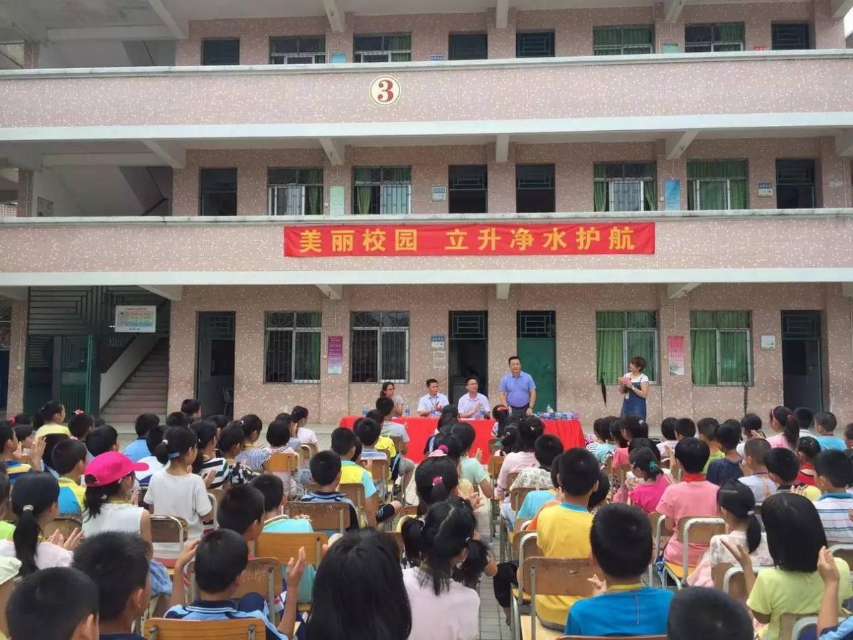 为教育发展助力,为教育事业发展添砖加瓦