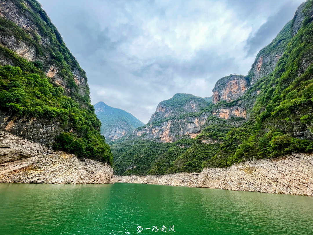 重庆有巫山这个地方吗,湖北和重庆交界的地方巫山