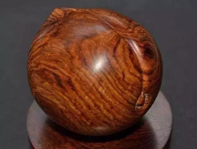 佛手雕件的寓意和象征,翡翠常见的雕件及寓意