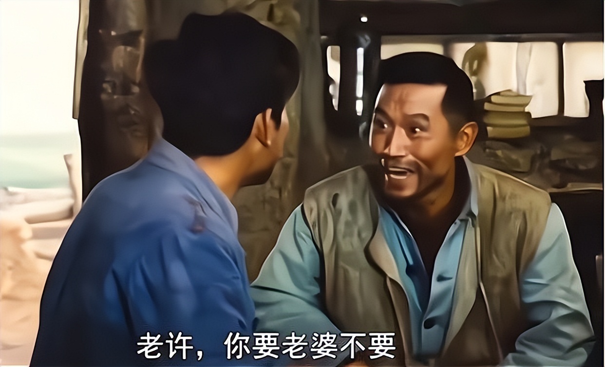 百花奖最佳女配奖杯标价4万出售，被盗、恶搞还是行为艺术？