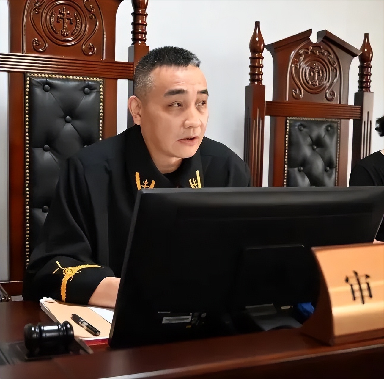 缓刑考验期过了怎么办,缓刑脱离监管会不会加刑