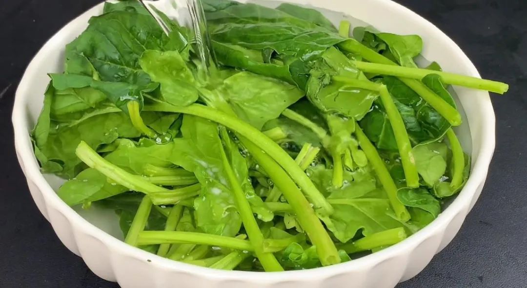 建议中老年：这4种“高钾菜”要常吃，健脾祛湿，腿脚有劲精神好