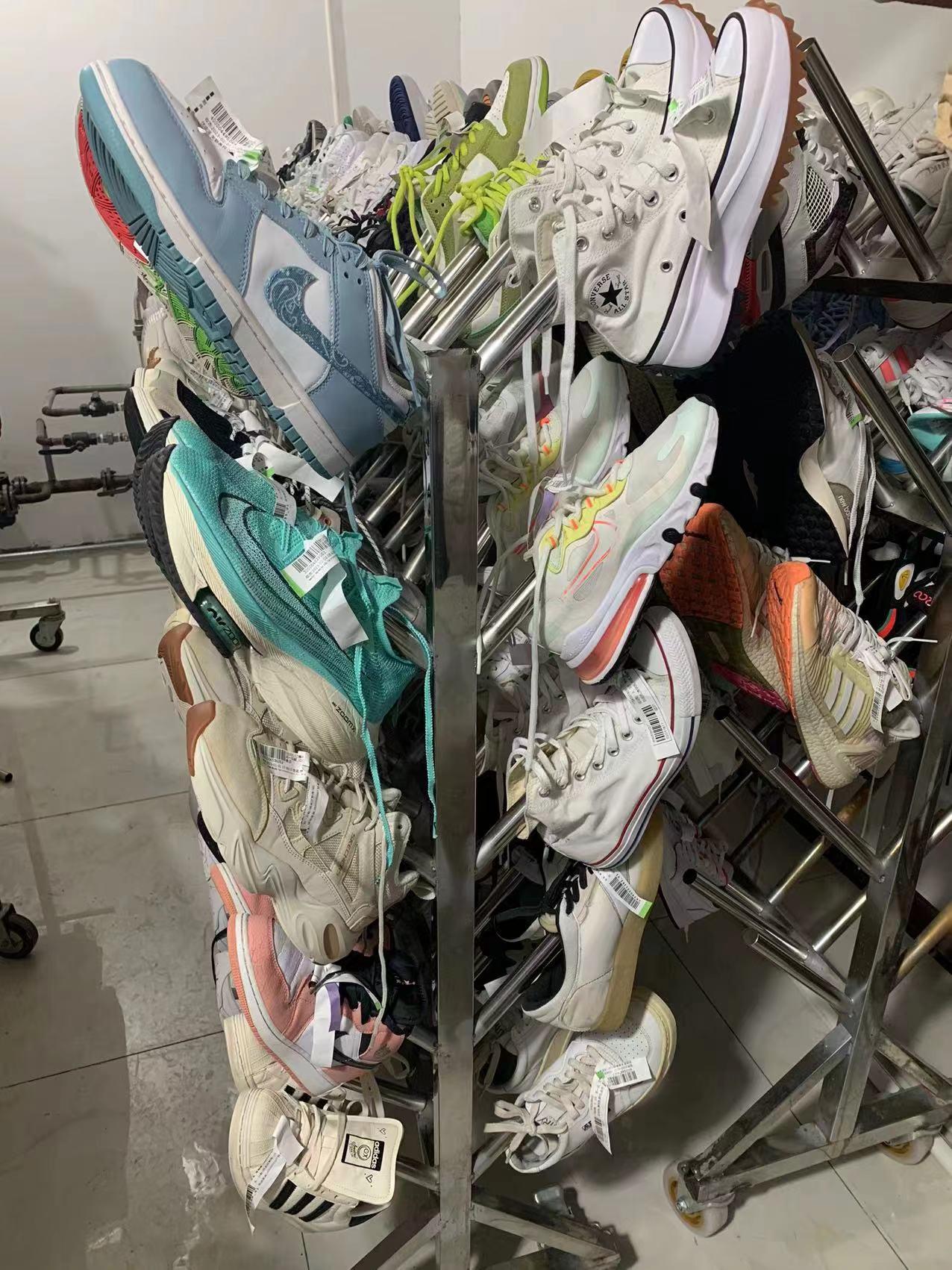 洗鞋店不会告诉你的洗鞋技巧,目前最好的洗鞋方式