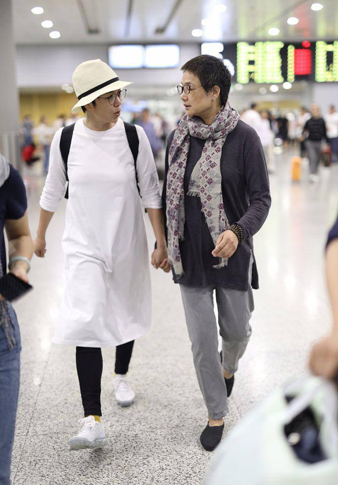 李冰冰姐妹花在娱乐圈打拼靠什么,李冰冰有多少财富