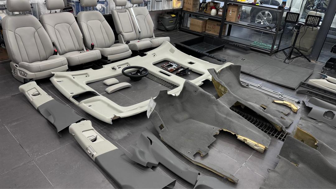 老款奥迪q74.2报废,奥迪q7新能源报废车