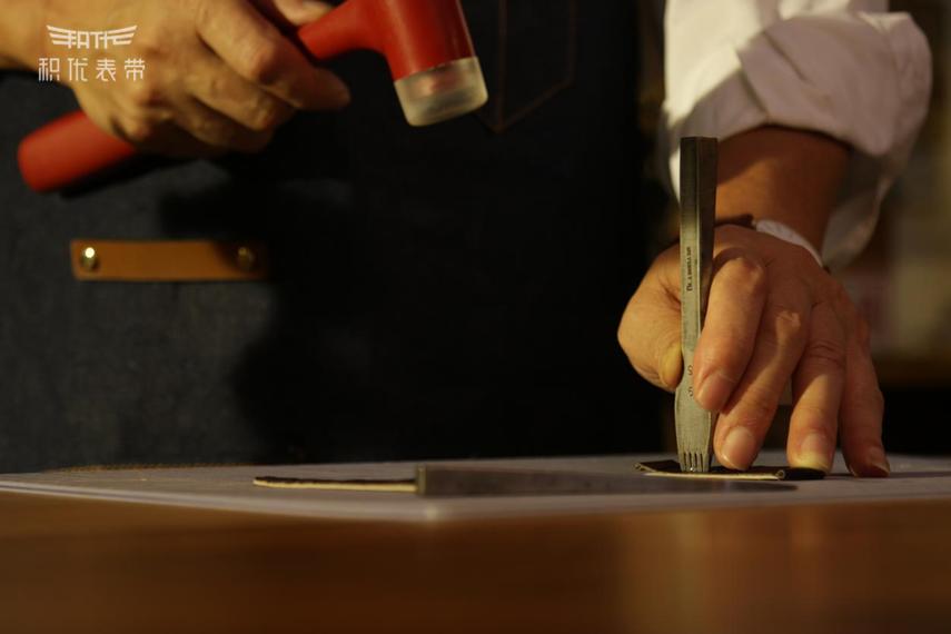 鳄鱼皮表带双面的好还是单面的好,你所不知道的鳄鱼皮表带