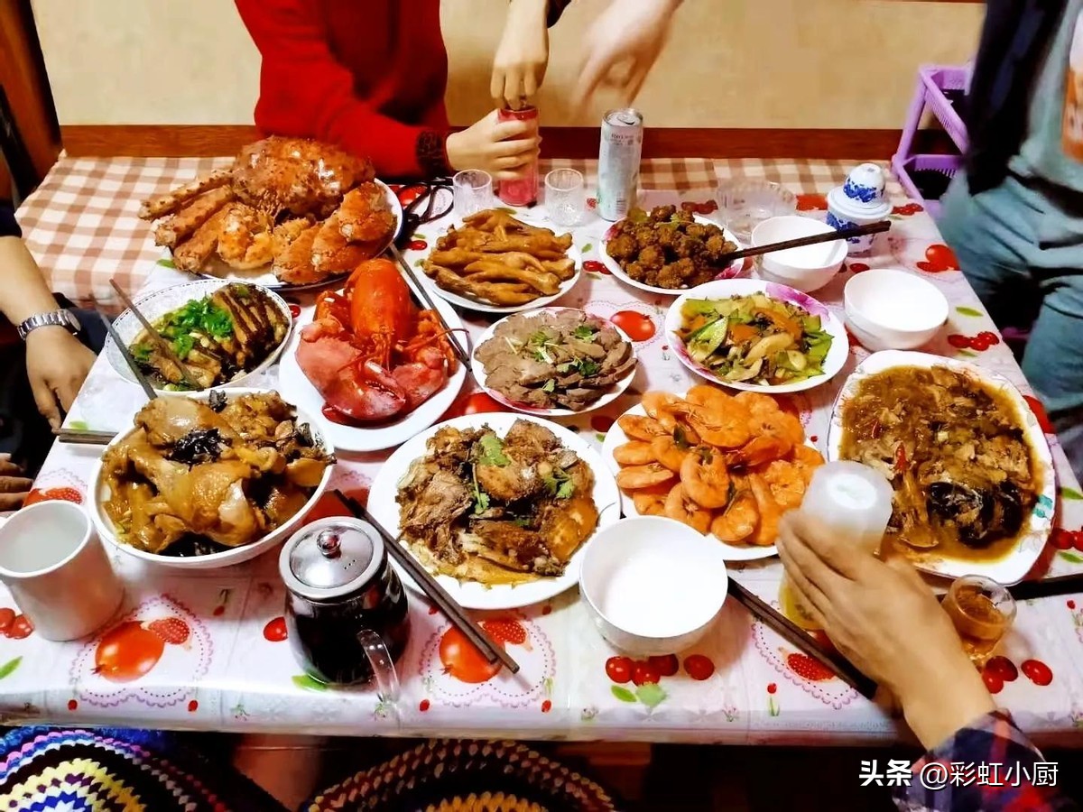 过年家庭聚餐推荐什么酒,过年送礼哪个平价酒好