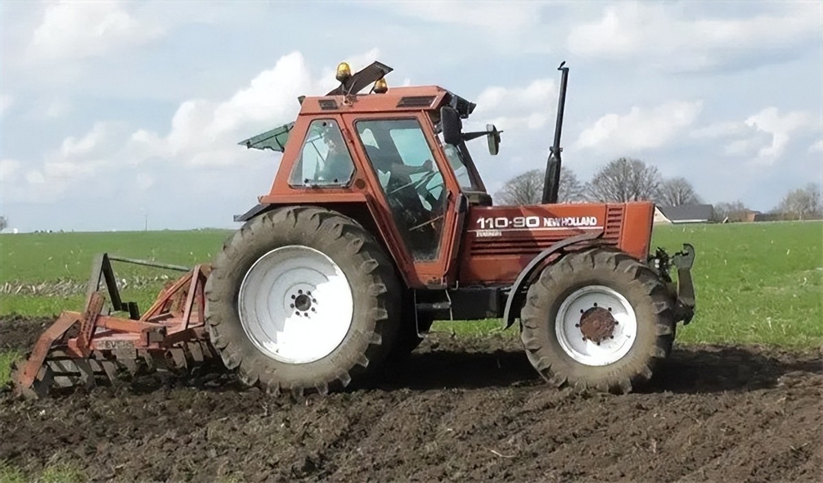 国产拖拉机的停滞与退步，马力疯长背后与国外拖拉机差距越拉越大