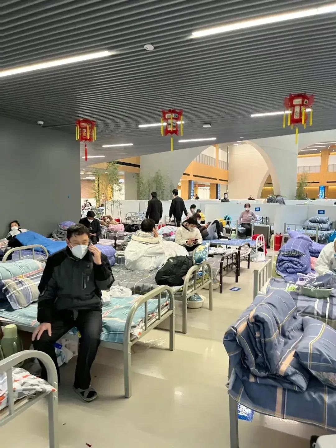 90岁老奶奶被隔离,90岁老人被拉去方舱医院