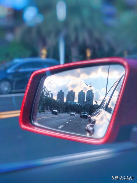 大陆和香港的方向舵相反，开车从港珠澳大桥到对岸后怎么行驶？