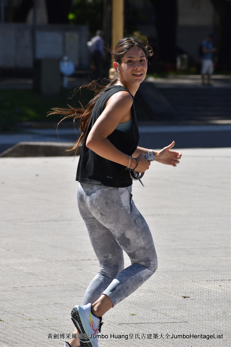 第5023回：富得像个阿根廷人，蓝花楹咖啡馆酒吧