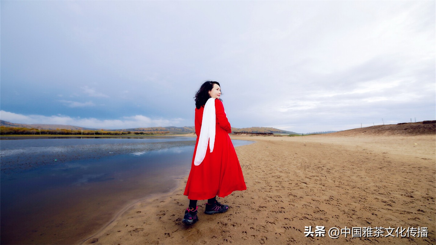 世事浮华岁月喧嚣,岁月如歌谁与共浮华若梦